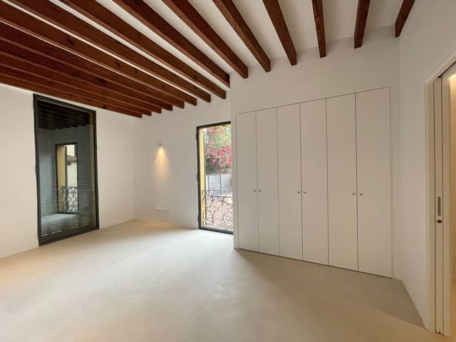 2 bedroom Apartment for rent in La Llotja - Born, Palma de Mallorca - € 2,300 (Ref: 9197122)