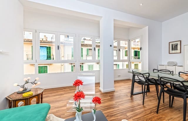 Appartement de 2 chambres à louer à Santa Catalina, Palma de Mallorca - 2 490 € (Ref: 9353832)