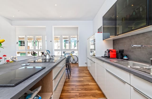 Appartement de 2 chambres à louer à Santa Catalina, Palma de Mallorca - 2 490 € (Ref: 9353832)