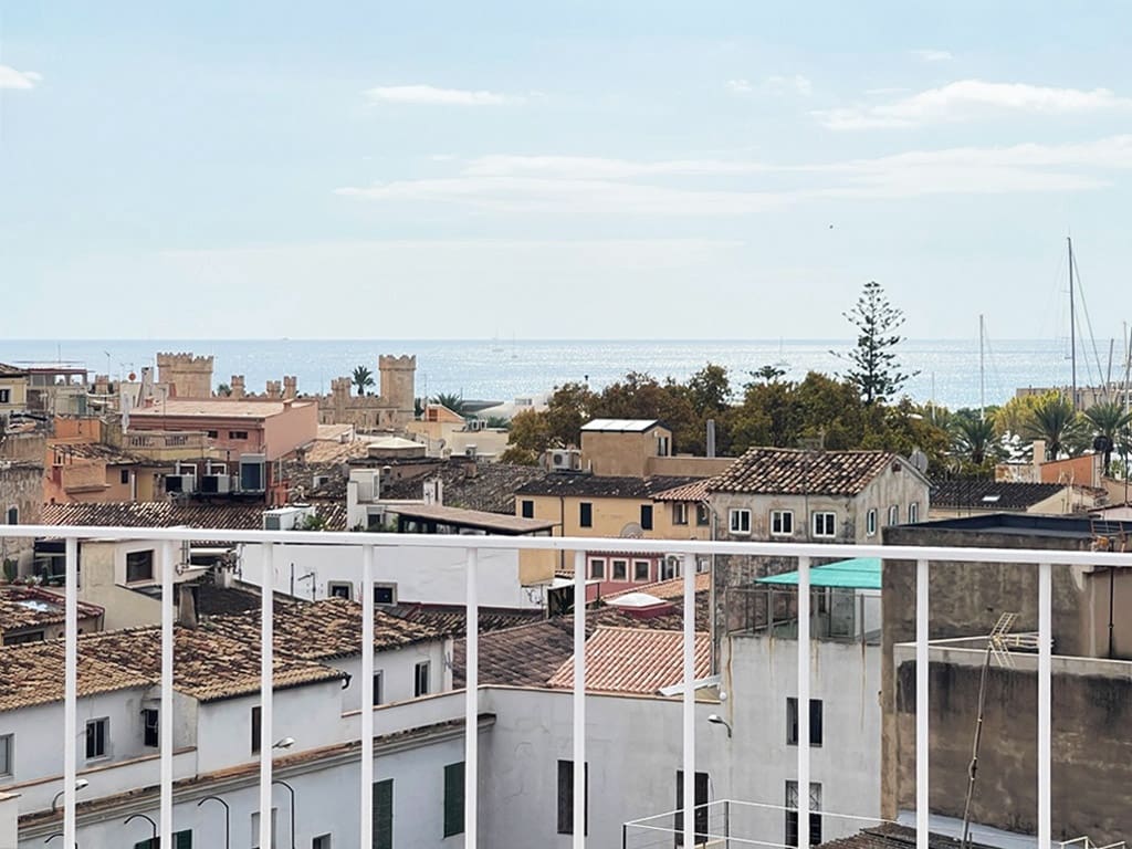 2 bedroom Apartment for sale in Palma de Mallorca - € 2,600,000 (Ref: 9360487)