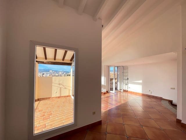 1 bedroom Apartment for rent in Cort, Palma de Mallorca with garage - € 2,100 (Ref: 9492762)