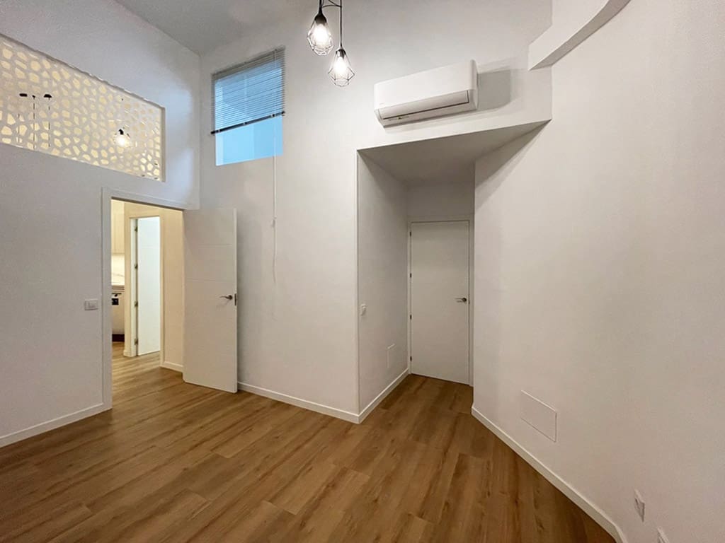 2 bedroom Apartment for rent in Palma de Mallorca - € 1,500 (Ref: 9603023)