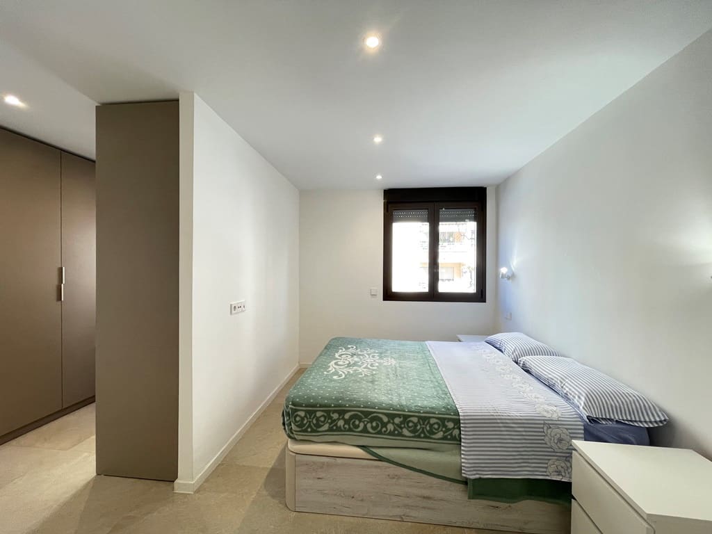 3 bedroom Apartment for rent in Palma de Mallorca - € 1,700 (Ref: 9606728)