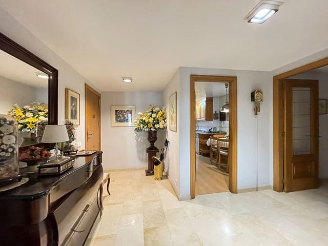 Appartement de 3 chambres à louer à La Llotja - Born, Palma de Mallorca avec garage - 2 500 € (Ref: 9671260)