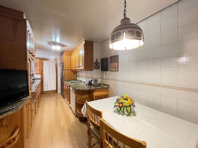 Appartement de 3 chambres à louer à La Llotja - Born, Palma de Mallorca avec garage - 2 500 € (Ref: 9671260)