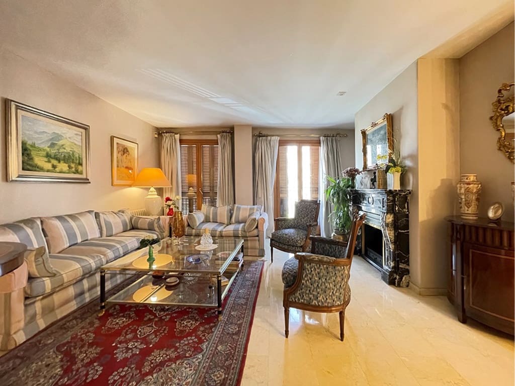 Appartement de 3 chambres à louer à Palma de Mallorca avec garage - 2 500 € (Ref: 9671260)