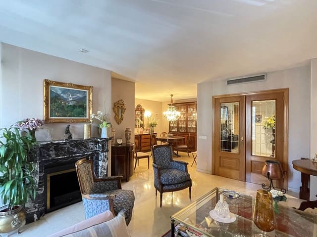 Appartement de 3 chambres à louer à La Llotja - Born, Palma de Mallorca avec garage - 2 500 € (Ref: 9671260)