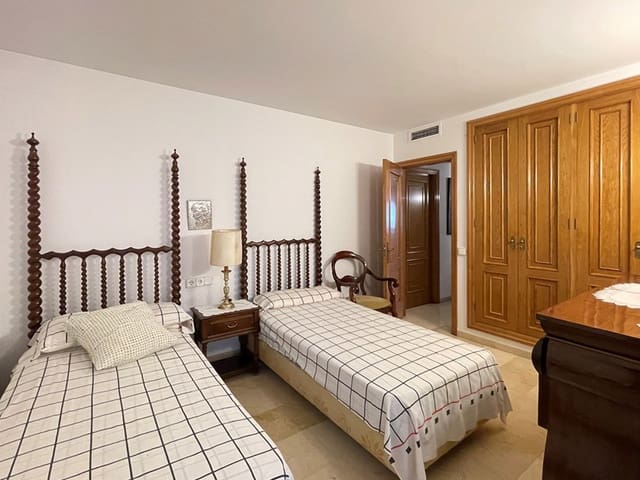 Appartement de 3 chambres à louer à La Llotja - Born, Palma de Mallorca avec garage - 2 500 € (Ref: 9671260)