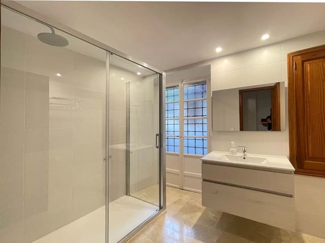 2 soverom Leilighet til leie i Centro, Palma de Mallorca - € 3 300 (Ref: 9715469)