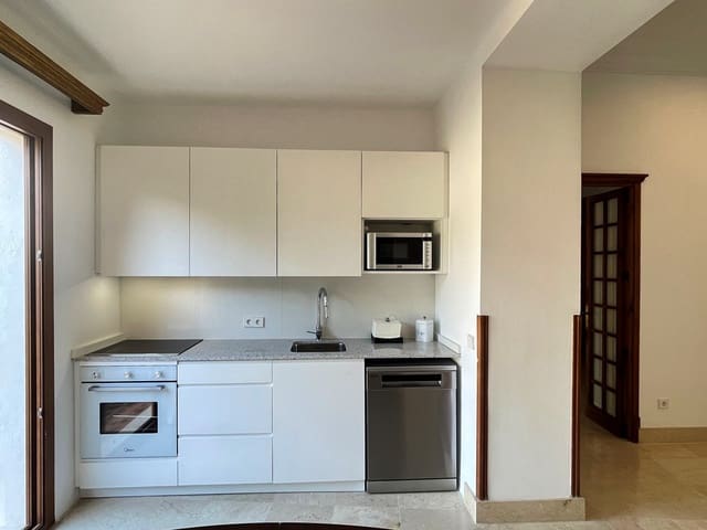 2 bedroom Apartment for rent in Centro, Palma de Mallorca - € 3,300 (Ref: 9715469)