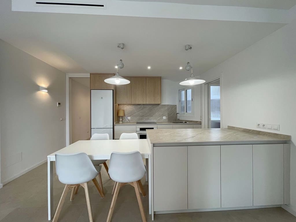2 soveværelse Lejlighed til leje i Palma de Mallorca - € 1.700 (Ref: 9819705)