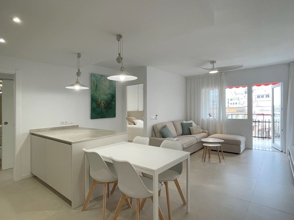 2 soveværelse Lejlighed til leje i Palma de Mallorca - € 1.700 (Ref: 9819705)