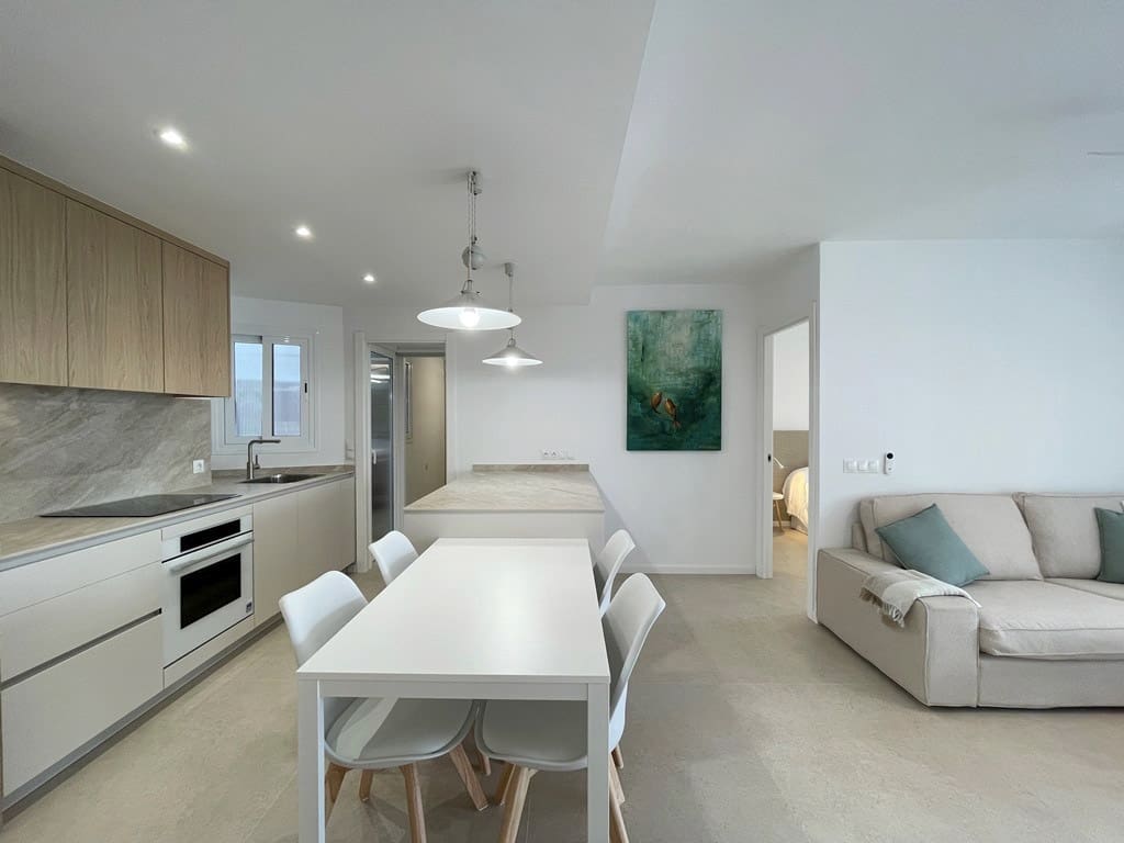 2 soveværelse Lejlighed til leje i Palma de Mallorca - € 1.700 (Ref: 9819705)