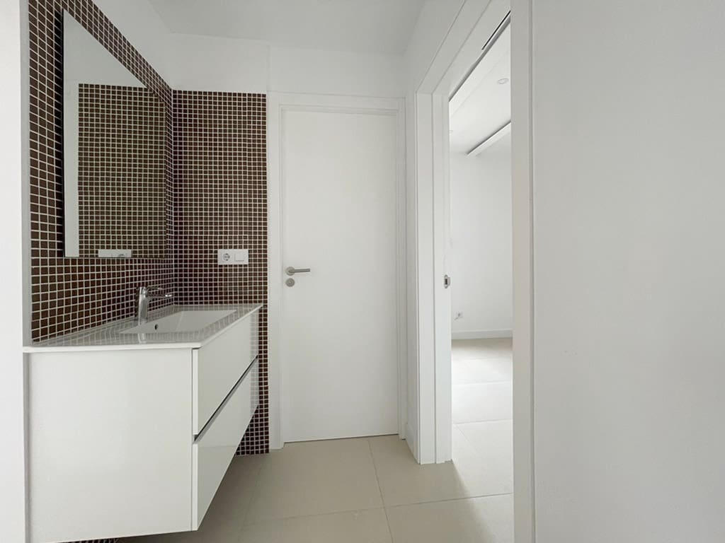 2 soveværelse Lejlighed til leje i Palma de Mallorca - € 1.600 (Ref: 9872518)