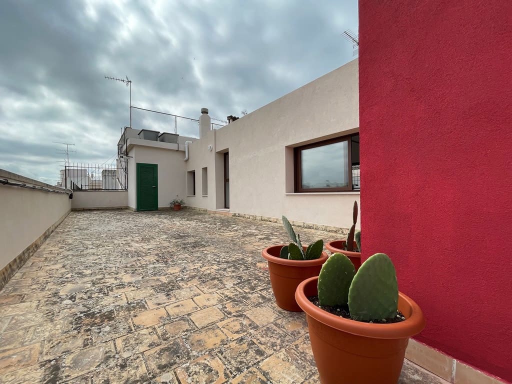 2 soveværelse Lejlighed til leje i Palma de Mallorca - € 1.600 (Ref: 9872518)