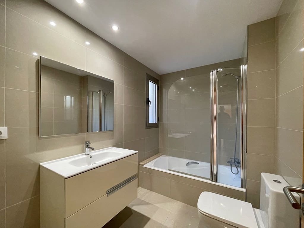 3 soveværelse Lejlighed til leje i San Agustin / Sant Agusti med garage - € 2.300 (Ref: 9911843)