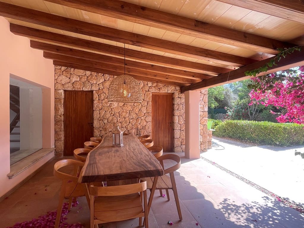 5 bedroom Villa for sale in Santa Eugenia with pool garage - € 3,900,000 (Ref: 9918901)