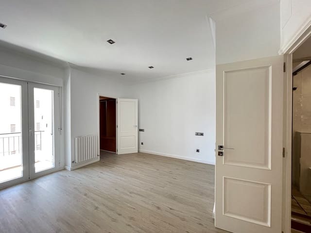 4 sovrum Lägenhet att hyra i Jaume III, Palma de Mallorca med garage - 4 000 € (Ref: 9946740)