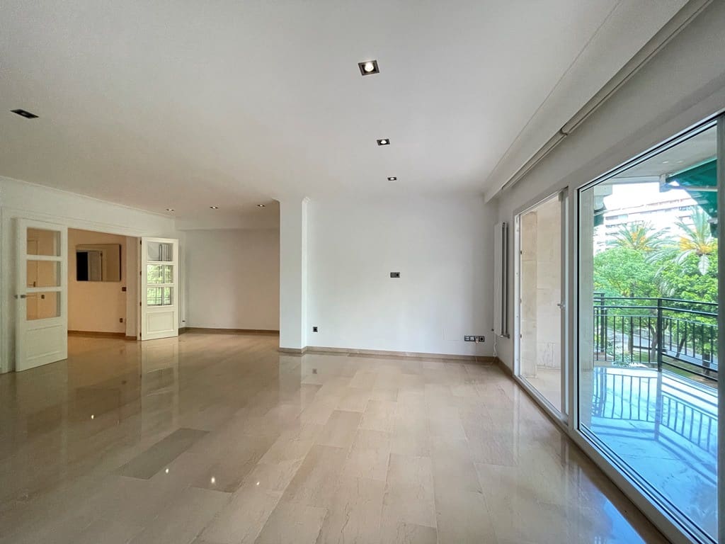 4 bedroom Apartment for rent in Palma de Mallorca with garage - € 4,000 (Ref: 9946740)