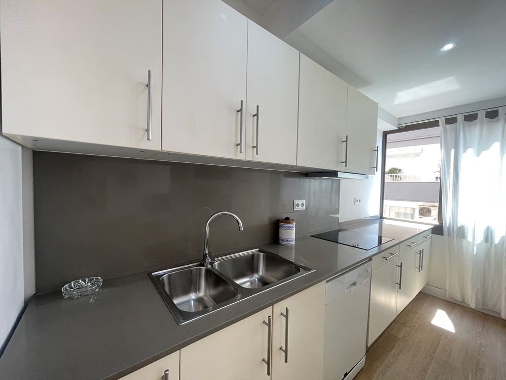 2 makuuhuone Huoneisto vuokrattavana paikassa Palma de Mallorca - 1 250 € (Ref: 9984003)