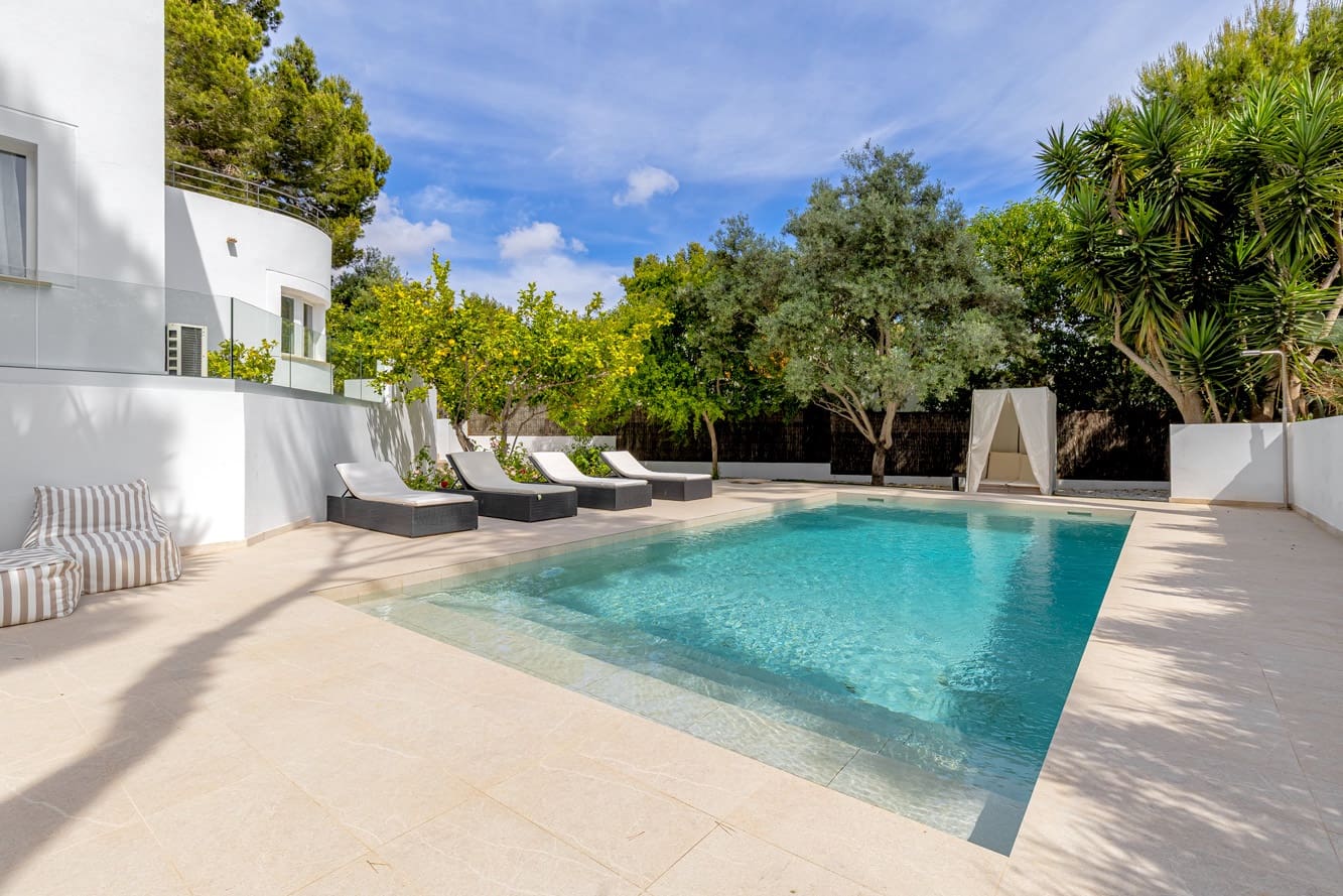 4 sypialnia Willa na sprzedaż w Santa Ponsa z basenem garażem - 2 725 000 € (Ref: 10046012)