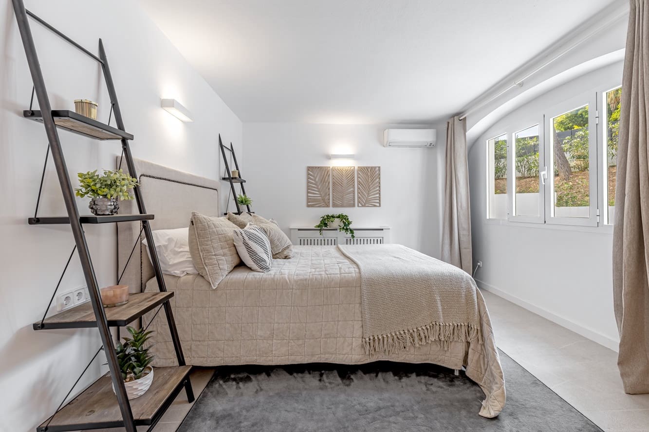 4 sypialnia Willa na sprzedaż w Santa Ponsa z basenem garażem - 2 725 000 € (Ref: 10046012)