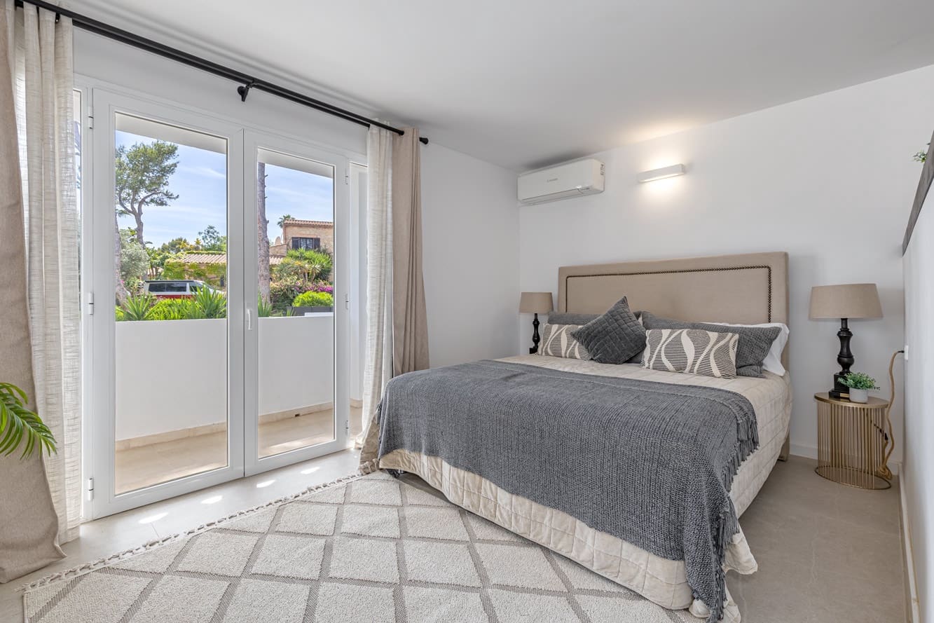 4 sypialnia Willa na sprzedaż w Santa Ponsa z basenem garażem - 2 725 000 € (Ref: 10046012)