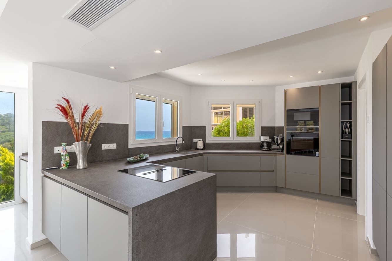 4 bedroom Villa for sale in Cala Mandia with pool - € 2,750,000 (Ref: 10046030)