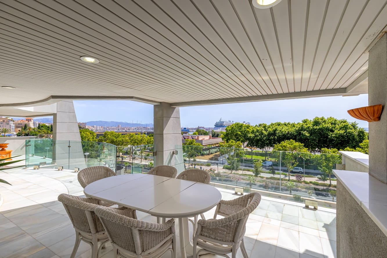 4 soveværelse Lejlighed til salg i Palma de Mallorca med swimmingpool garage - € 4.990.000 (Ref: 10046040)