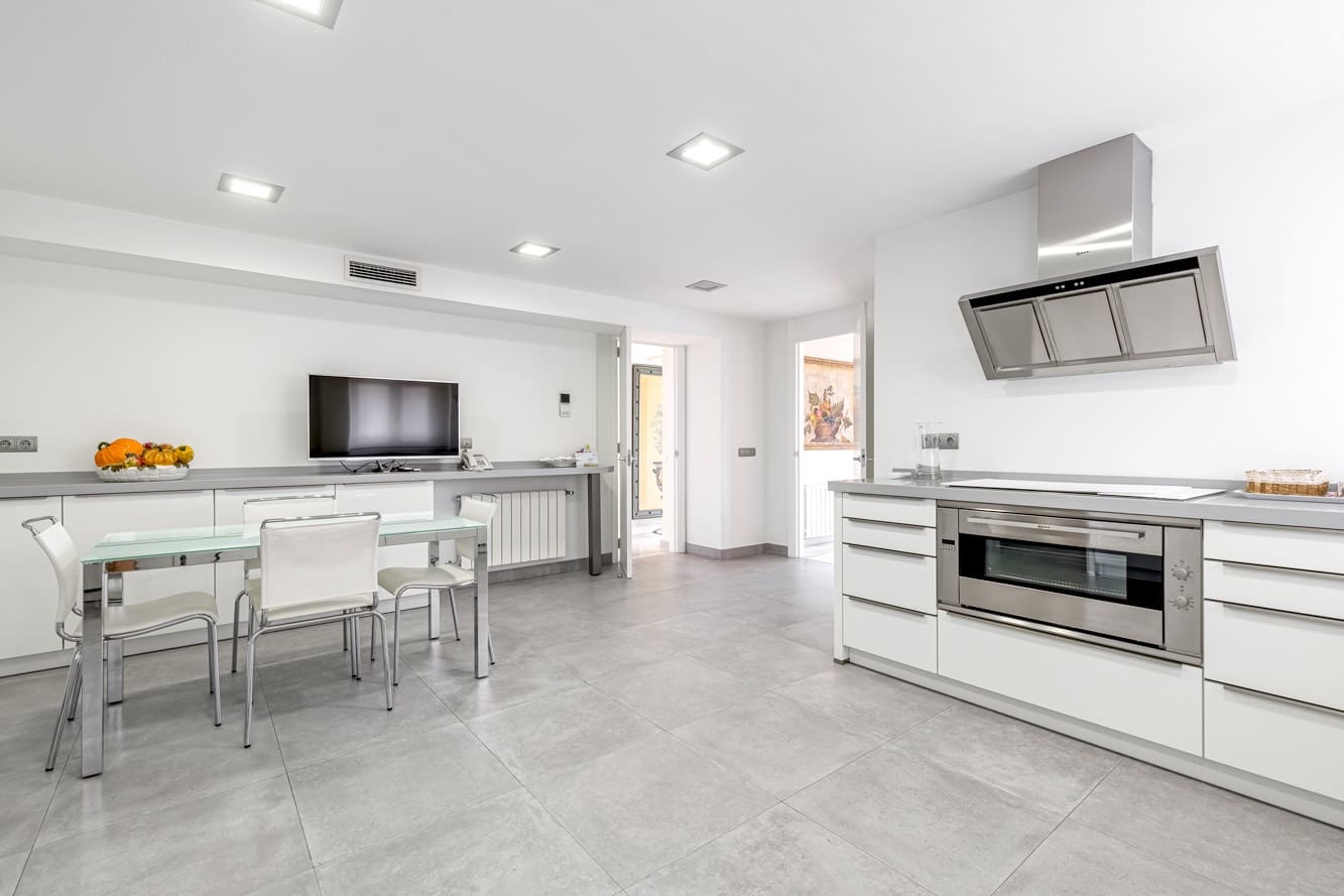 4 soveværelse Lejlighed til salg i Palma de Mallorca med swimmingpool garage - € 4.990.000 (Ref: 10046040)