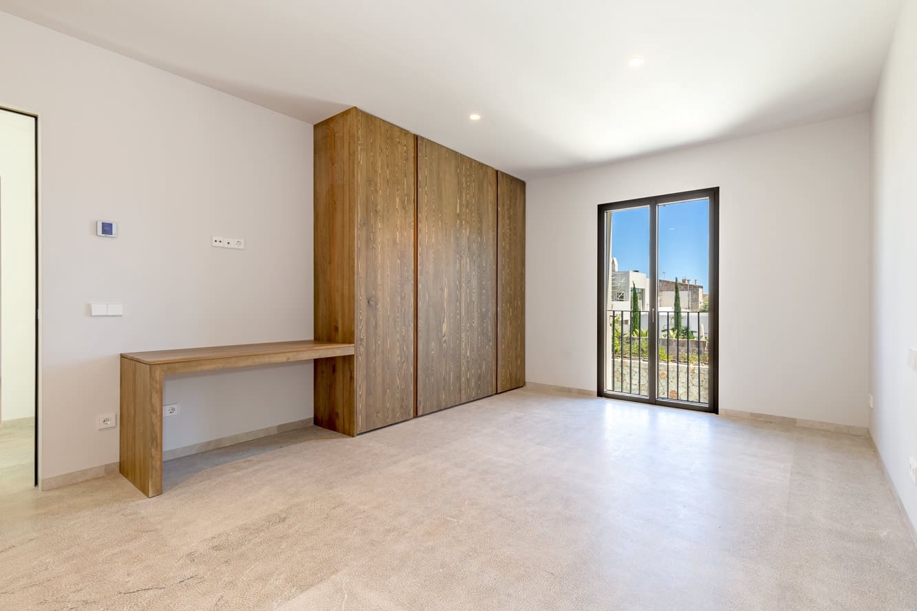 4 bedroom Townhouse for sale in Ses Salines with pool garage - € 2,500,000 (Ref: 10046060)
