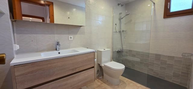 3 sypialnia Apartament na sprzedaż w Santa Ponsa, Calvià z basenem garażem - 650 000 € (Ref: 10046066)