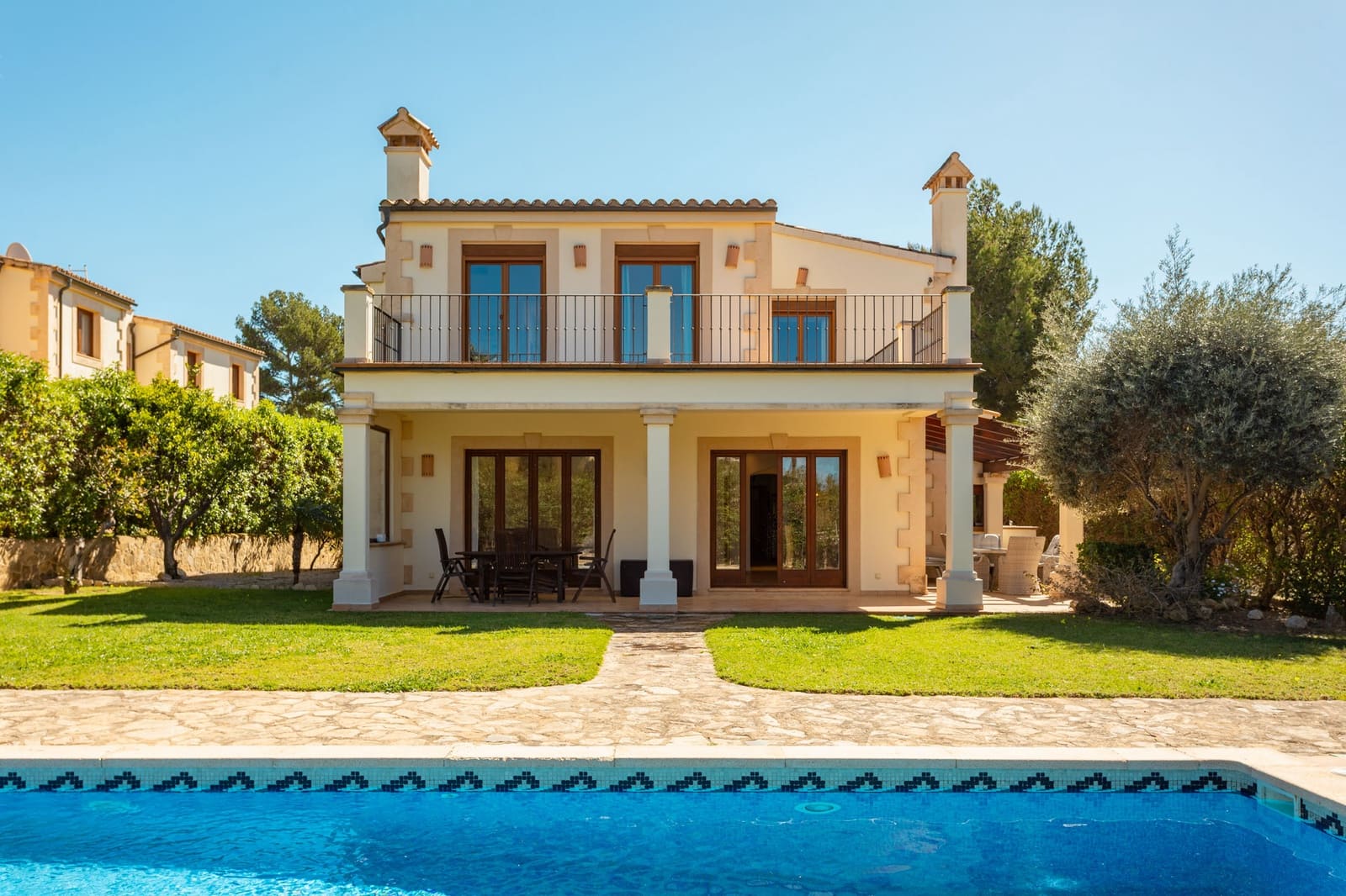 Chalet de 5 habitaciones en Santa Ponsa en venta con piscina garaje - 2.790.000 € (Ref: 10046072)