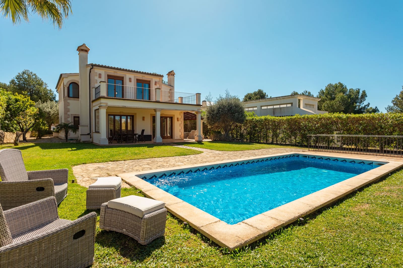 Chalet de 5 habitaciones en Santa Ponsa en venta con piscina garaje - 2.790.000 € (Ref: 10046072)