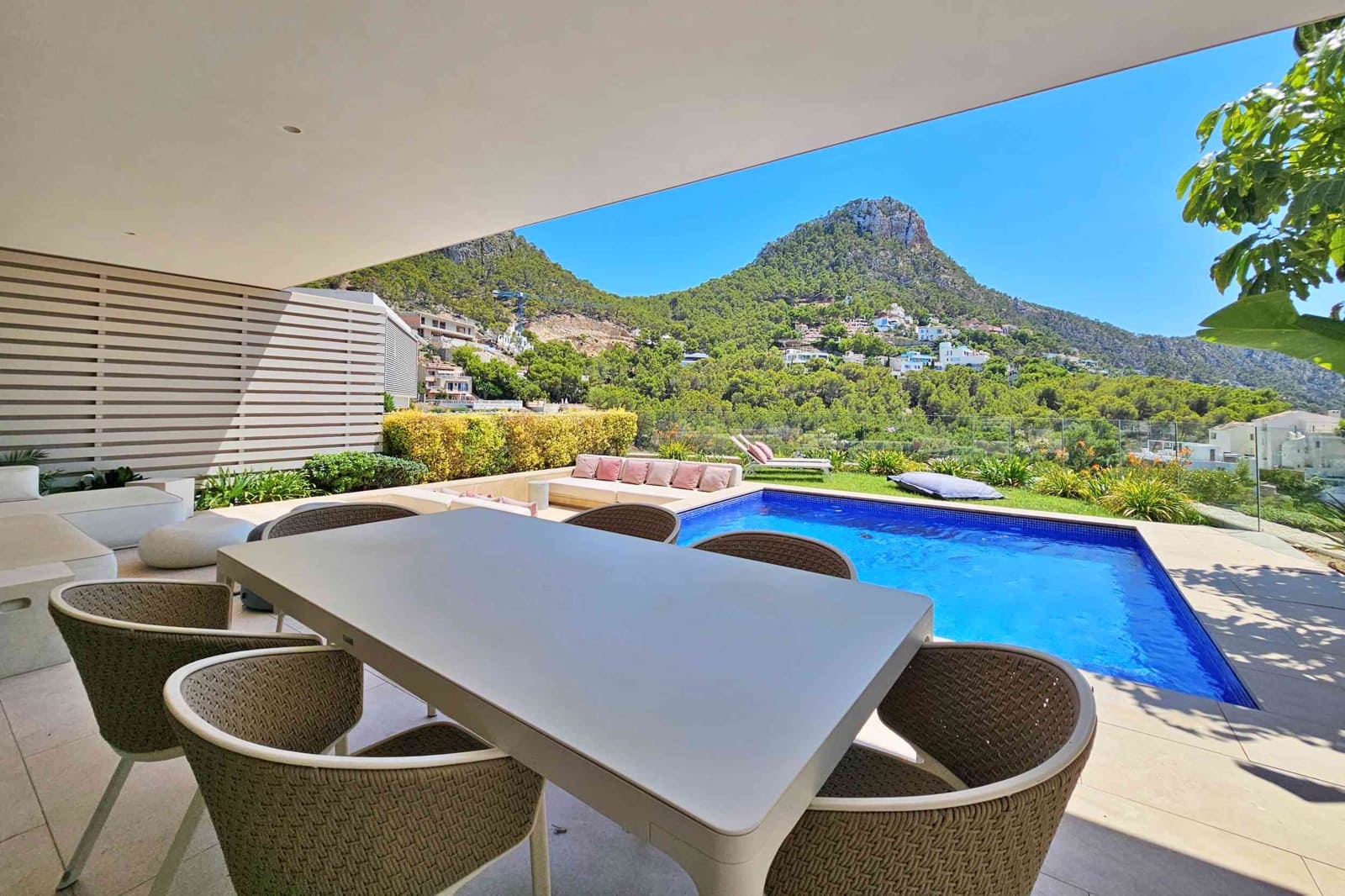 3 sypialnia Willa na sprzedaż w Puerto de Andratx z basenem garażem - 3 850 000 € (Ref: 10079957)