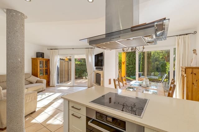 3 quarto Moradia para venda em Es Camp De Mar / El Camp De Mar, Andratx com piscina garagem - 699 500 € (Ref: 10091342)