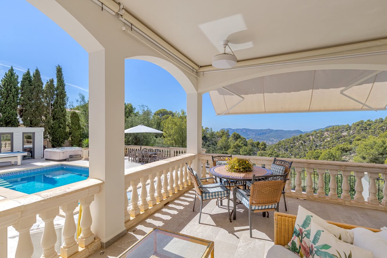 3 bedroom Villa for sale in Calvia with pool garage - € 2,595,000 (Ref: 10135114)