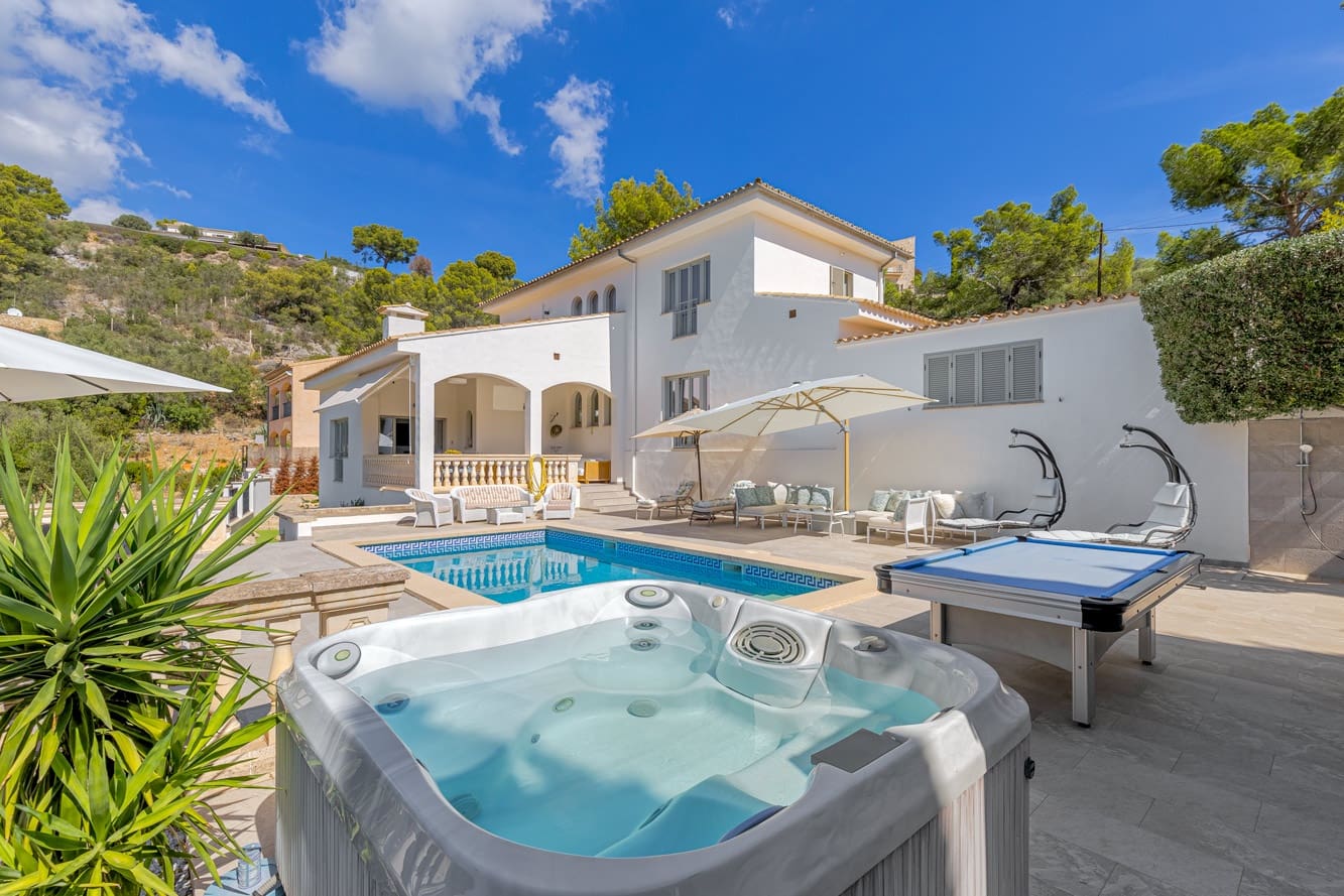 3 bedroom Villa for sale in Calvia with pool garage - € 2,595,000 (Ref: 10135114)