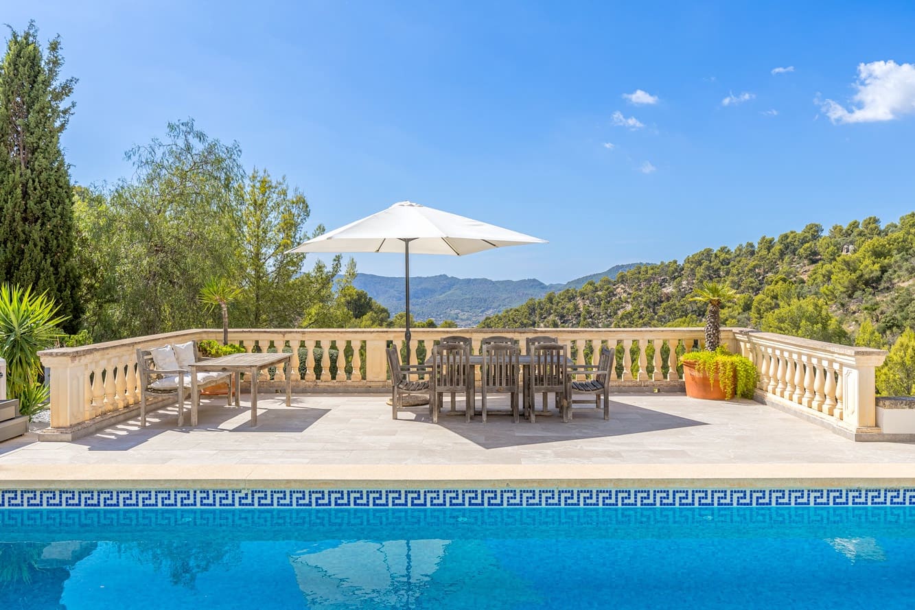 3 bedroom Villa for sale in Calvia with pool garage - € 2,595,000 (Ref: 10135114)