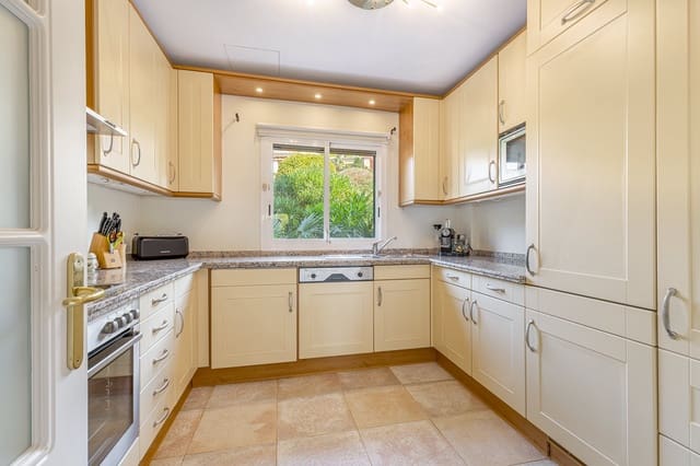 2 soveværelse Lejlighed til salg i Santa Ponsa, Calvià med swimmingpool garage - € 825.000 (Ref: 10158461)