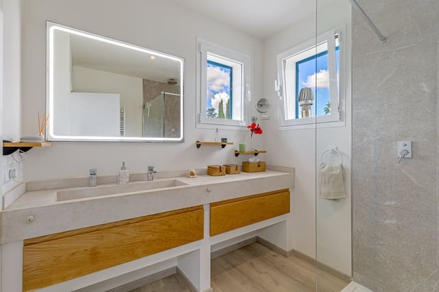 3 soveværelse Villa til salg i Cala Romantica, Manacor med swimmingpool garage - € 1.395.000 (Ref: 10172756)