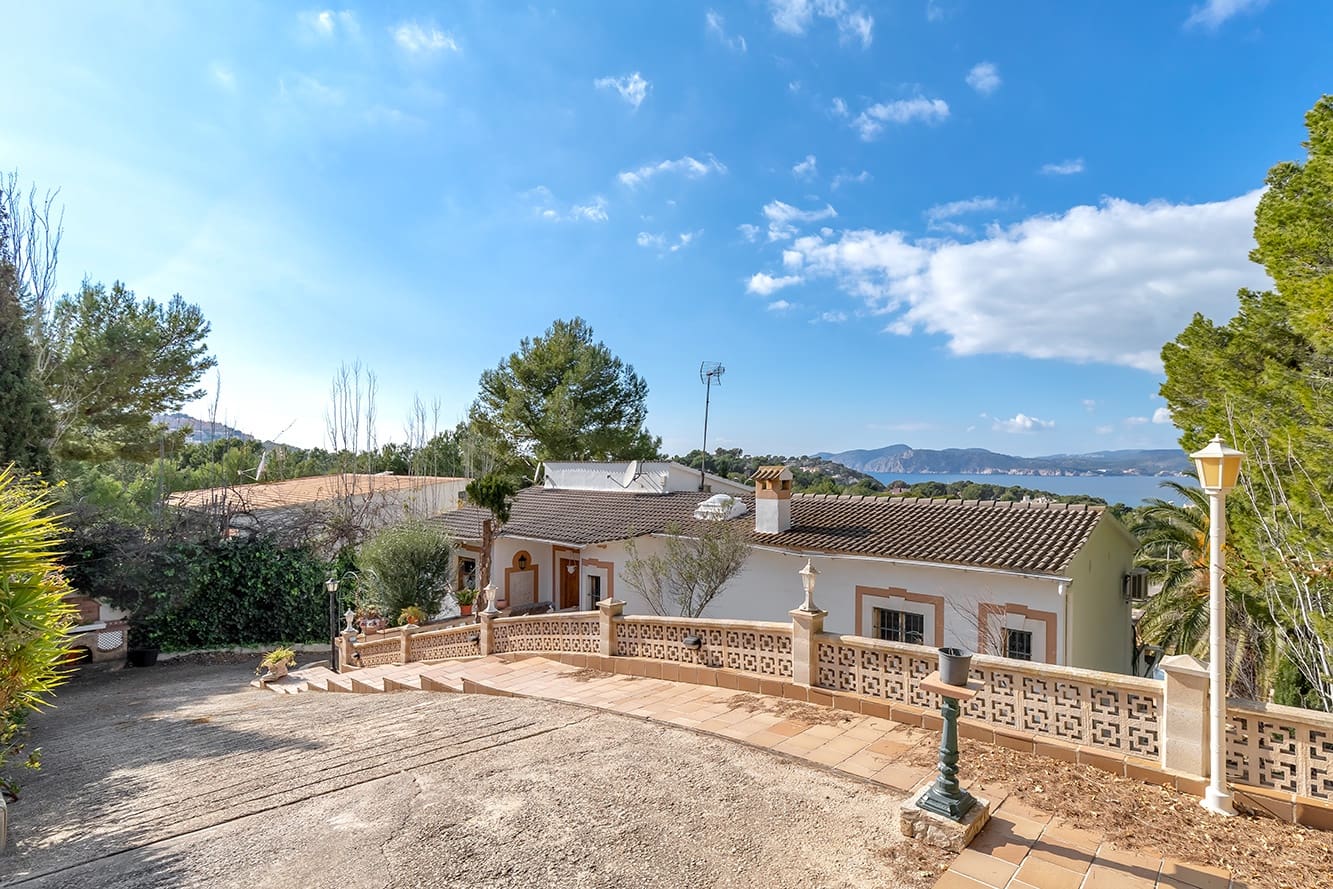 5 bedroom Villa for sale in Santa Ponsa - € 2,650,000 (Ref: 6228682)