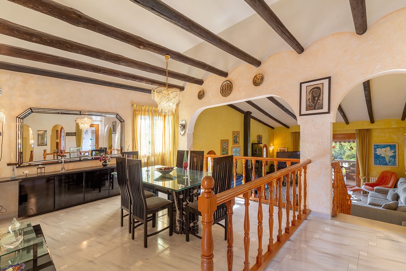 5 bedroom Villa for sale in Santa Ponsa - € 2,650,000 (Ref: 6228682)