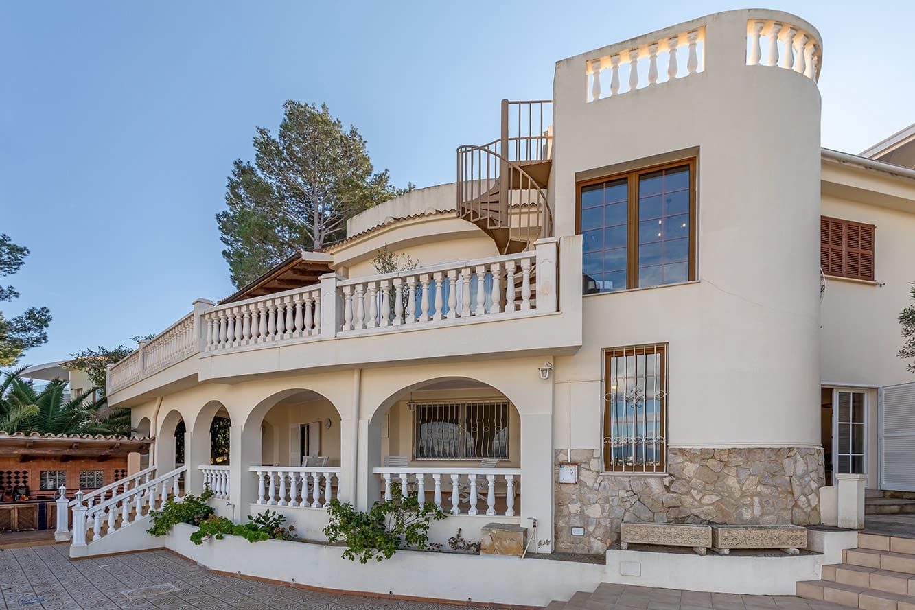 4 bedroom Villa for sale in Santa Ponsa with pool - € 2,600,000 (Ref: 6606503)