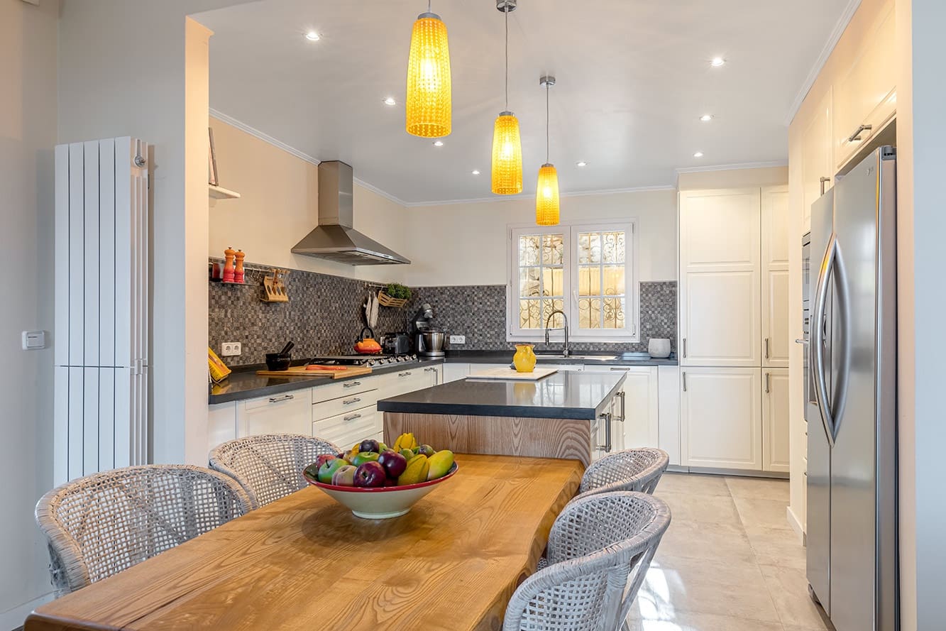 4 bedroom Villa for sale in Santa Ponsa with pool - € 2,600,000 (Ref: 6606503)