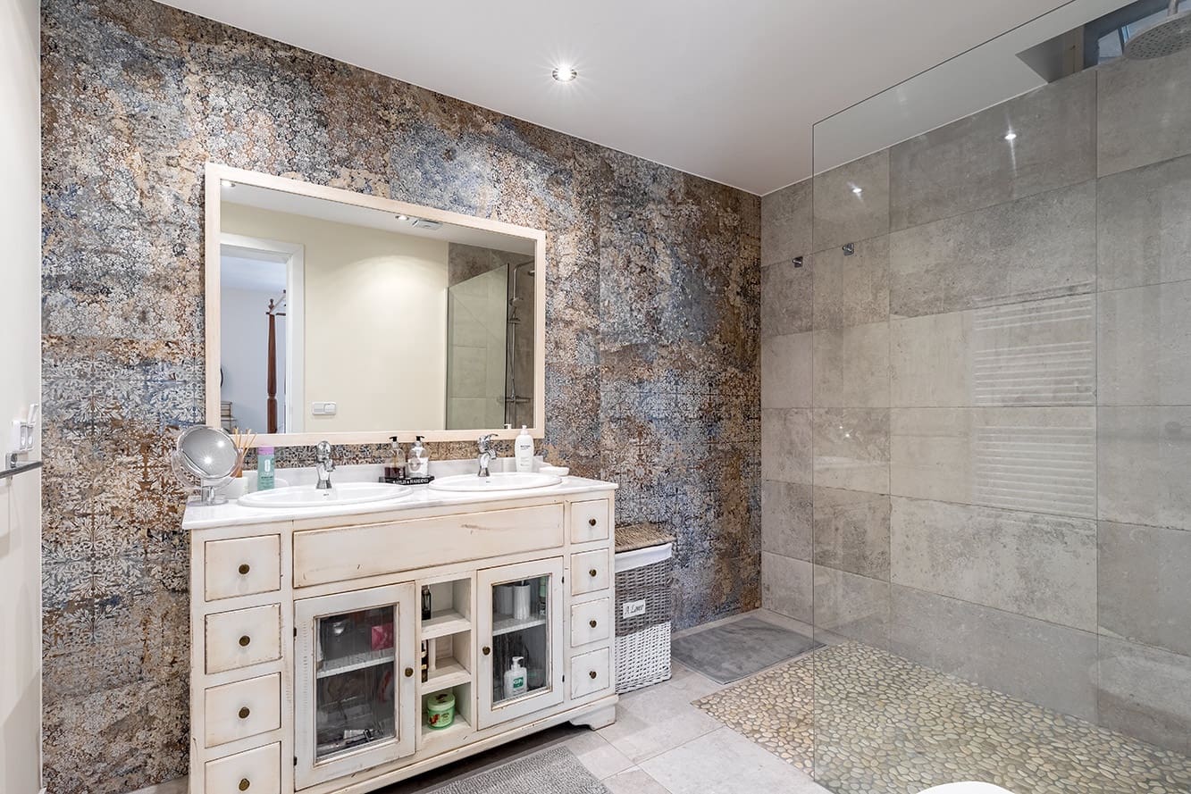 4 bedroom Villa for sale in Santa Ponsa with pool - € 2,600,000 (Ref: 6606503)