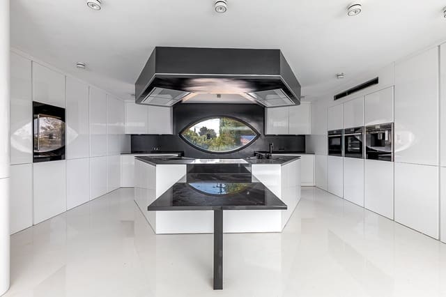 4 soveværelse Villa til salg i Cala Murada, Manacor med swimmingpool - € 3.750.000 (Ref: 6611540)