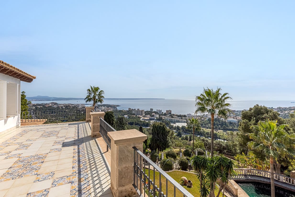 11 bedroom Villa for sale in Genova with pool - € 12,500,000 (Ref: 6701426)