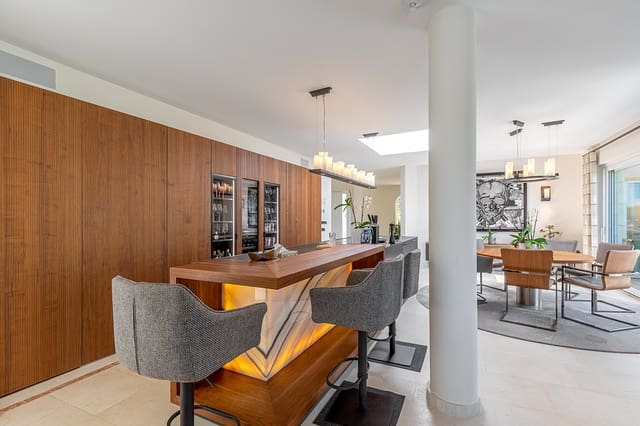 4 bedroom Villa for sale in Santa Ponsa, Calvià with pool - € 3,950,000 (Ref: 7080830)