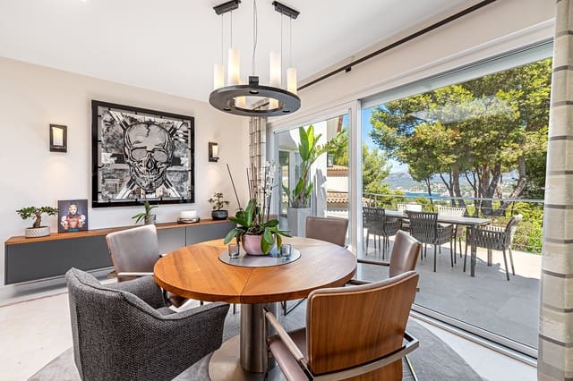 4 bedroom Villa for sale in Santa Ponsa, Calvià with pool - € 3,950,000 (Ref: 7080830)